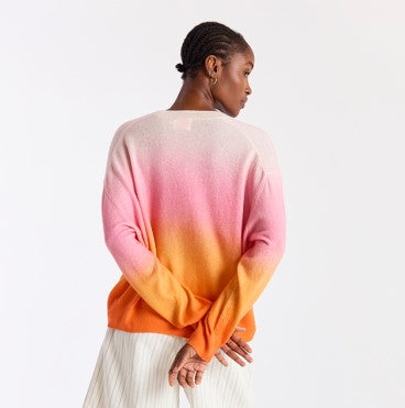 Brodie Cashmere Bali Print V Neck - Pink