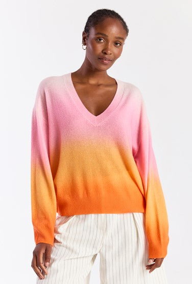 Brodie Cashmere Bali Print V Neck - Pink