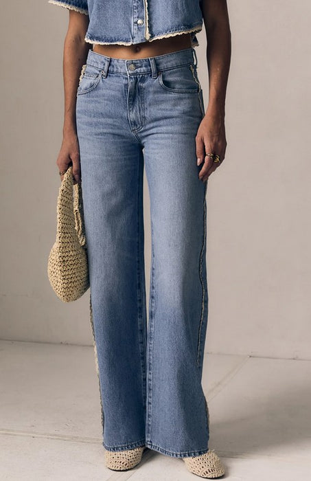 Le jean Crochet Trim Column Jeans - Whisper Blue