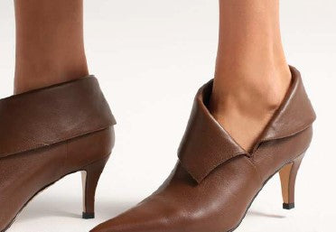 Lola Cruz Kitten Heel Boot - Avelana